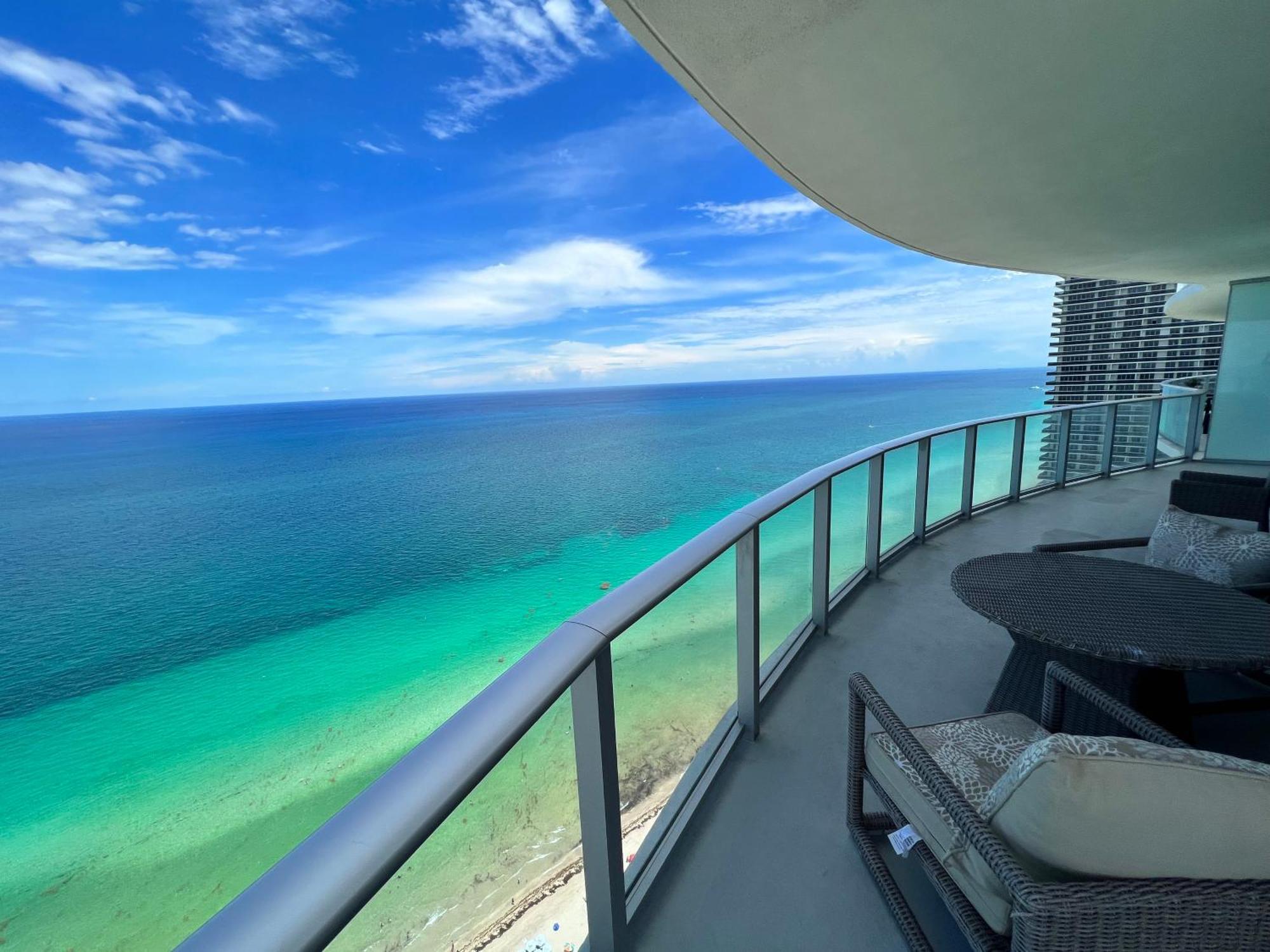 Luxury Beach Resort Hollywood Exterior photo